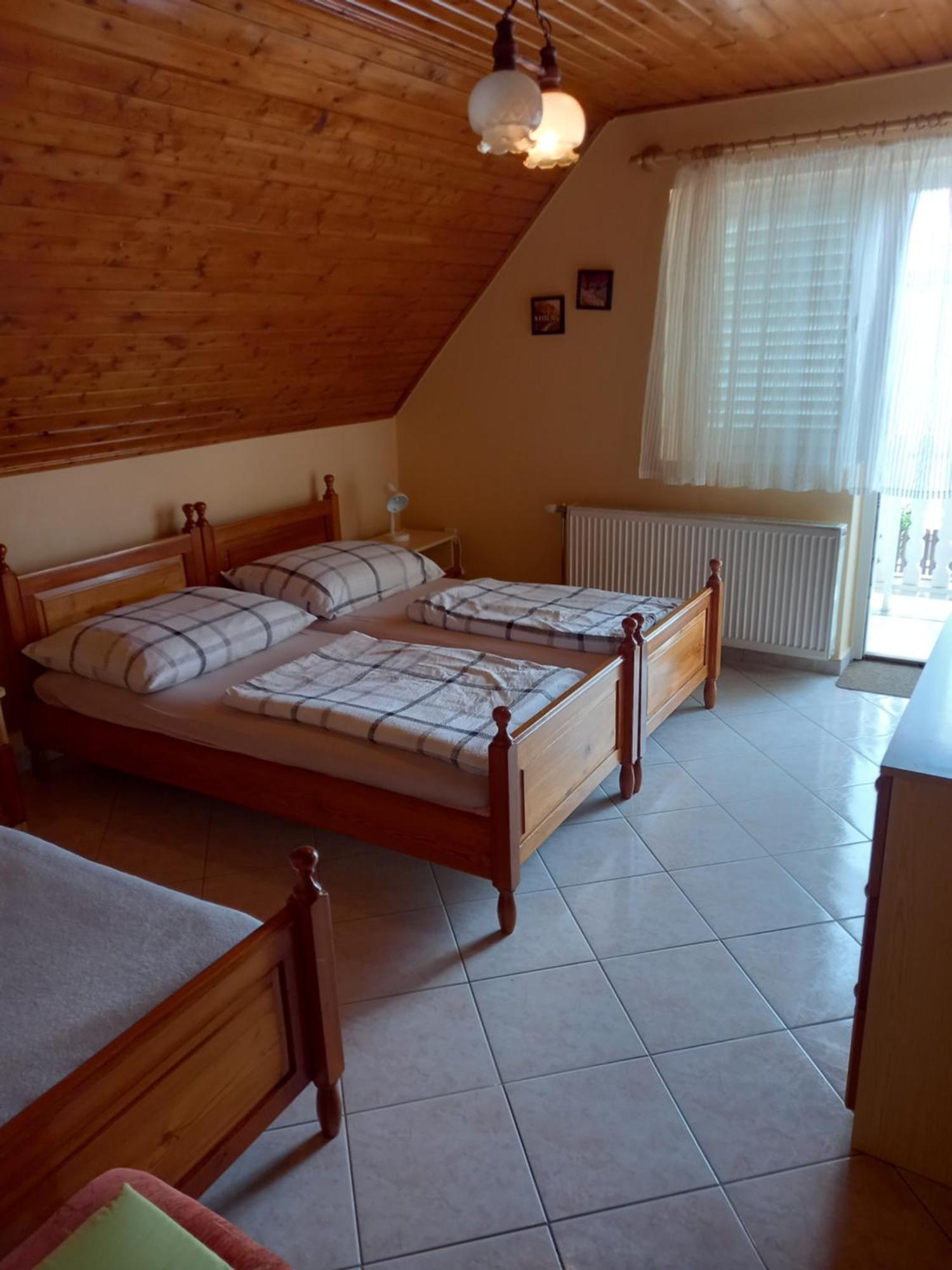 Gizella Haz Keszthely Exterior foto